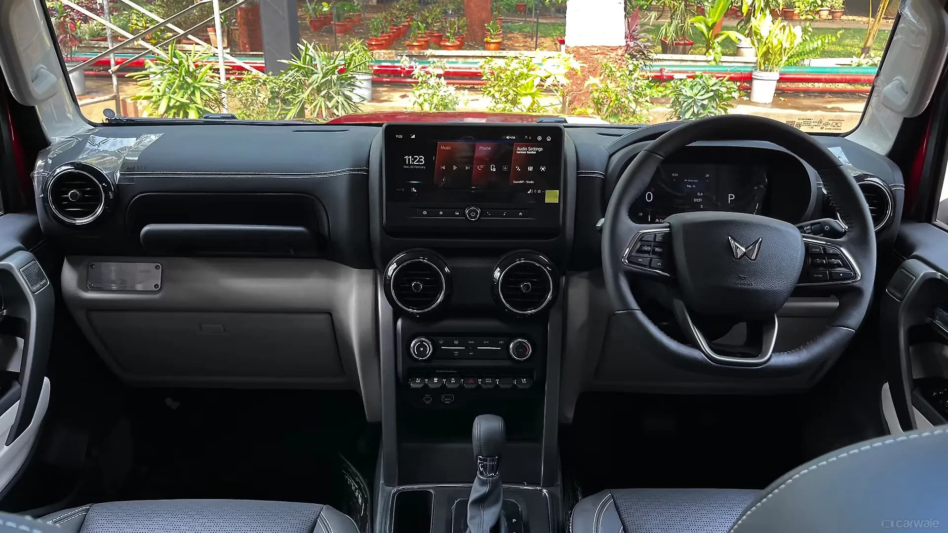 MAHINDRA THAR ROXX thumbnail 5