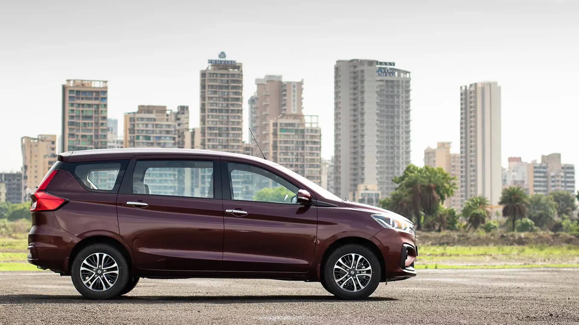 MARUTI SUZUKI ERTIGA thumbnail 4