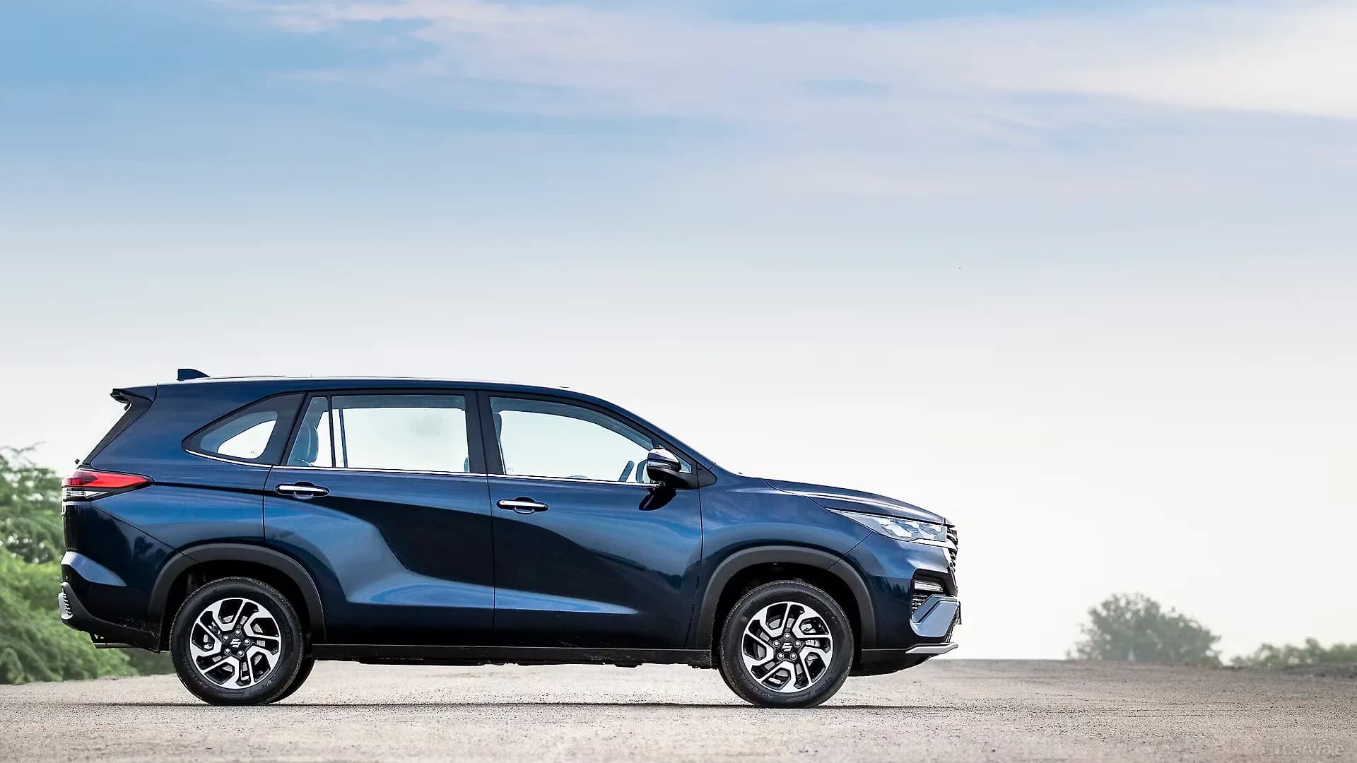 MARUTI SUZUKI INVICTO thumbnail 4