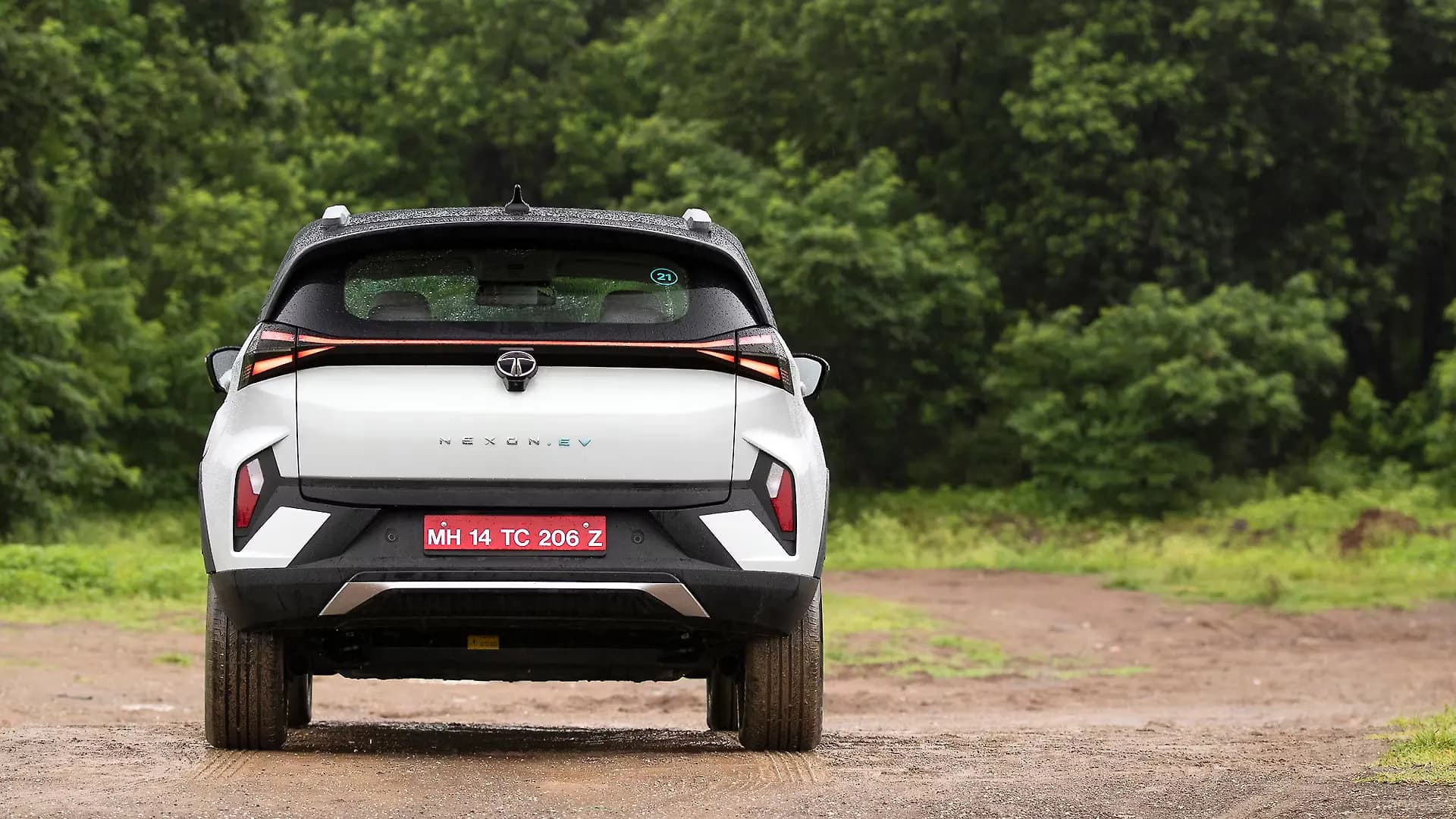 TATA NEXON EV thumbnail 3