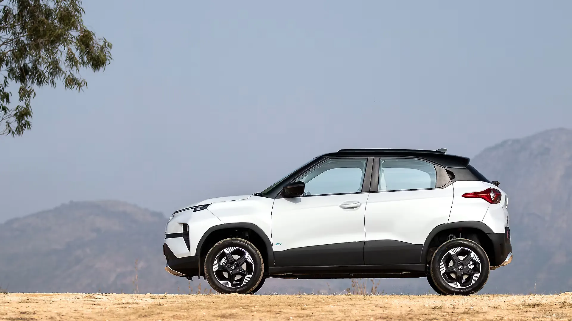 TATA PUNCH EV thumbnail 2