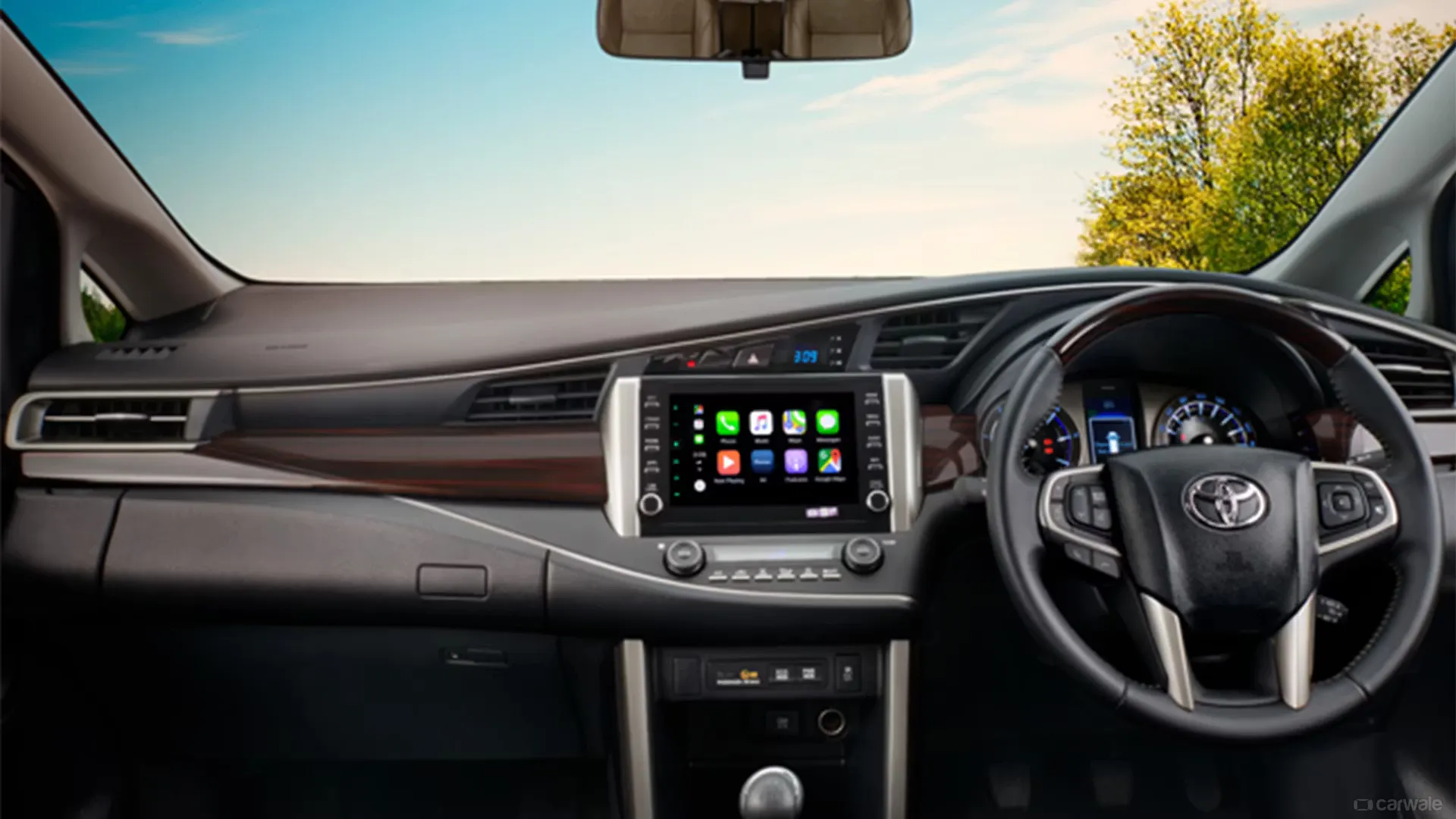 TOYOTA INNOVA CRYSTA thumbnail 4