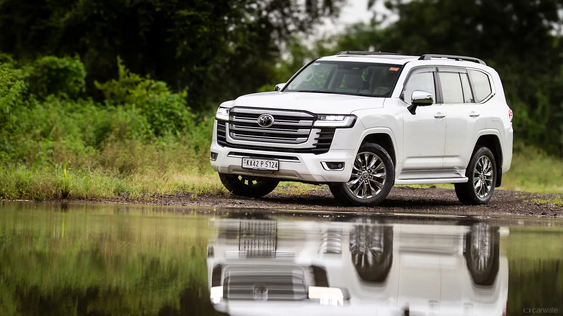 TOYOTA LAND CURISER thumbnail 2