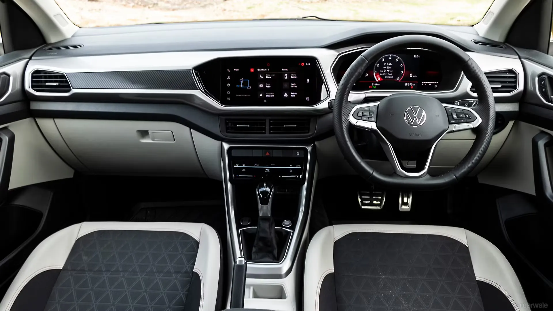 VOLKSWAGEN TAIGUN thumbnail 2